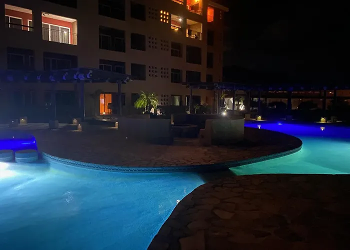 Marina Nopolo Condos